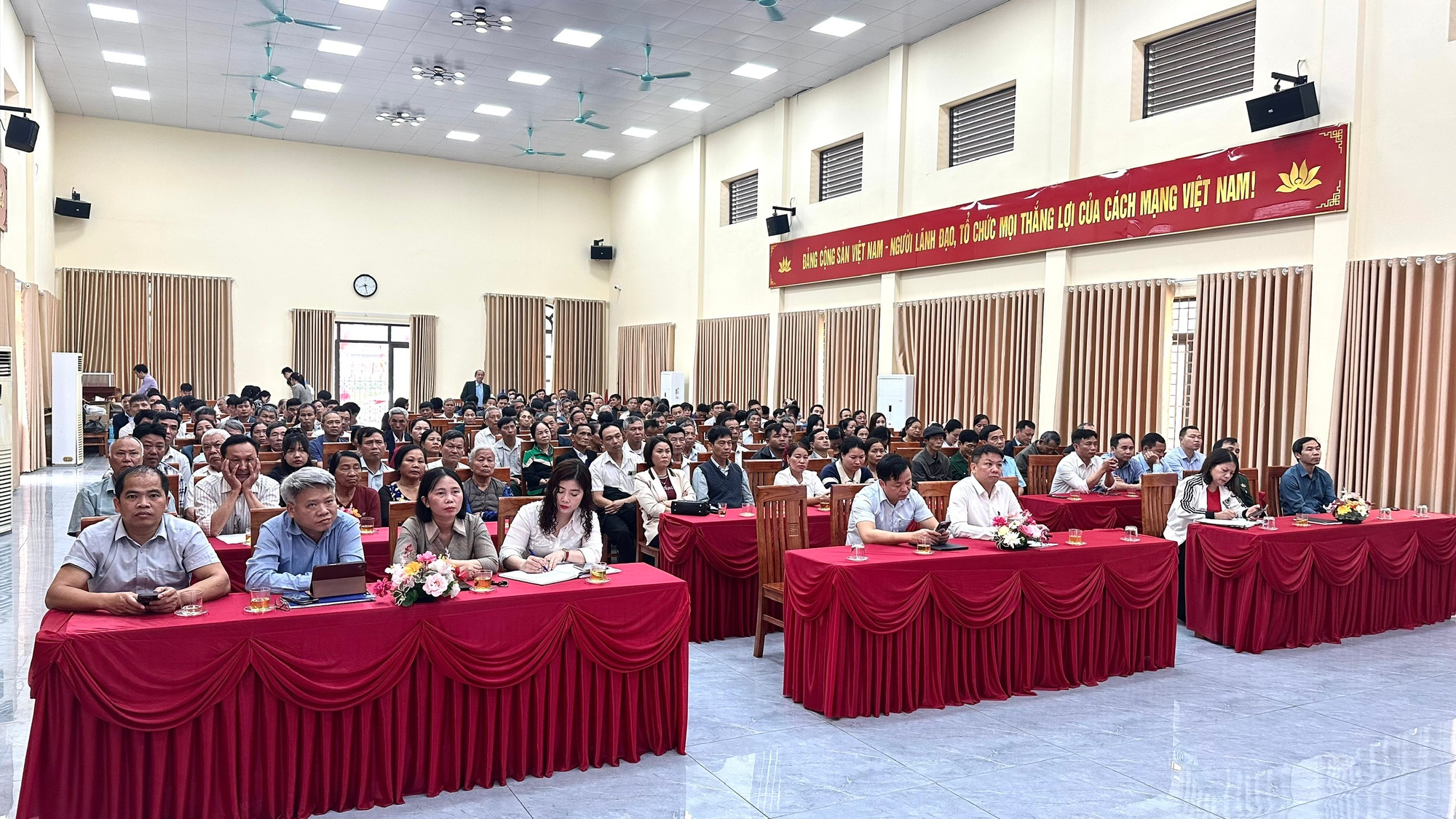 Xã Hồng Sơn tham gia tập huấn nghiệp vụ công tác bầu cử do UBND thành phố Hà Nội tổ chức- Ảnh 1.