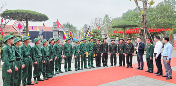 Hát Môn trang trọng gặp mặt Tân binh chuẩn bị nhập ngũ năm 2026- Ảnh 5.