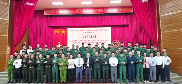 Hát Môn trang trọng gặp mặt Tân binh chuẩn bị nhập ngũ năm 2026- Ảnh 10.