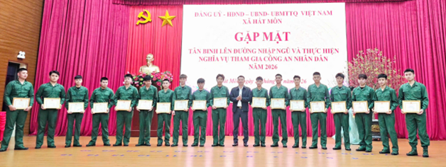 Hát Môn trang trọng gặp mặt Tân binh chuẩn bị nhập ngũ năm 2026- Ảnh 8.