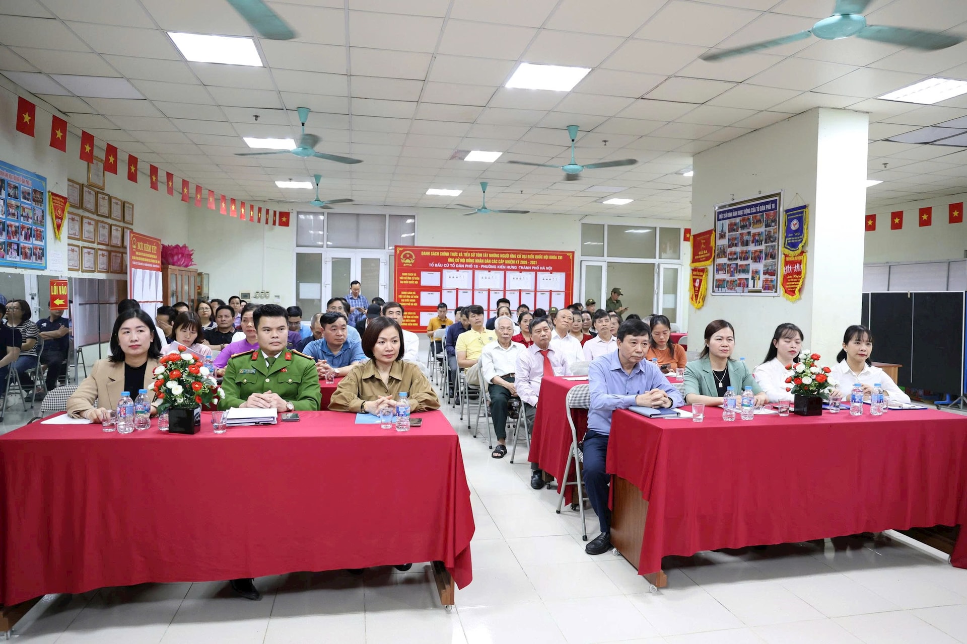 “Nói đi đôi với làm” - cam kết của ứng cử viên HĐND phường Kiến Hưng trước cử tri- Ảnh 1.