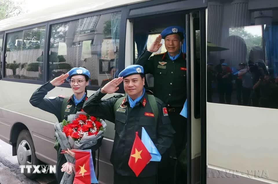 96 năm thành lập Đảng: Dân tộc Việt Nam vững bước vào kỷ nguyên phát triển mới- Ảnh 12.