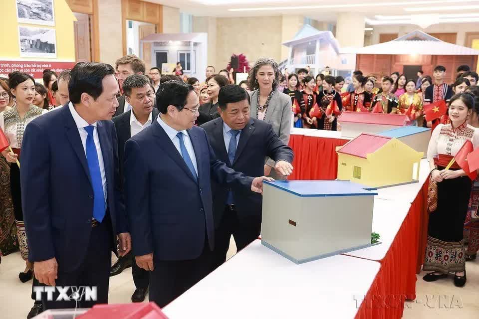 96 năm thành lập Đảng: Dân tộc Việt Nam vững bước vào kỷ nguyên phát triển mới- Ảnh 15.