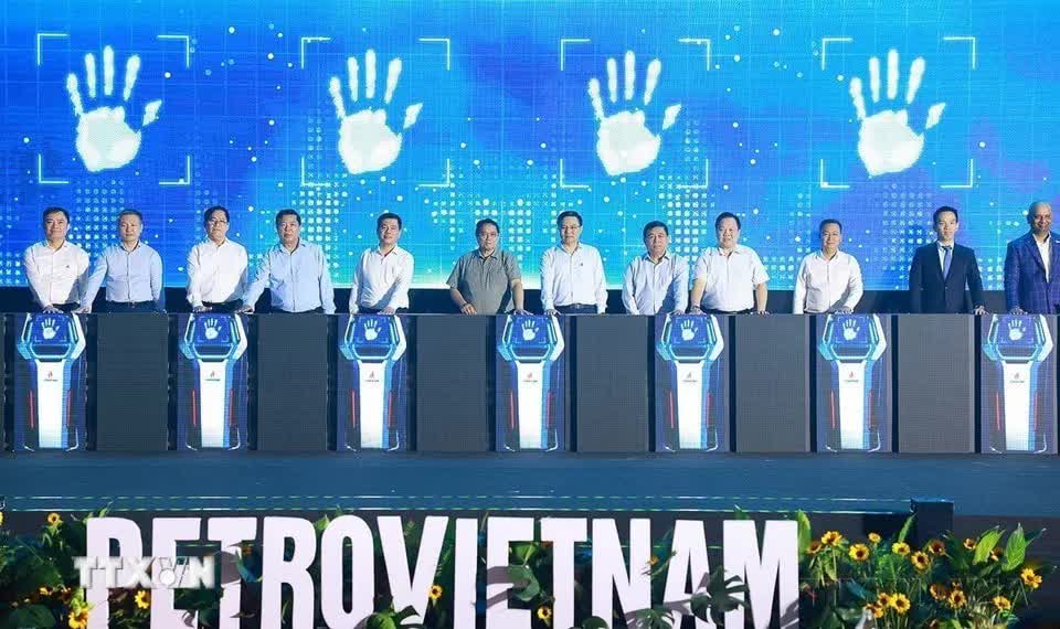 96 năm thành lập Đảng: Dân tộc Việt Nam vững bước vào kỷ nguyên phát triển mới- Ảnh 22.