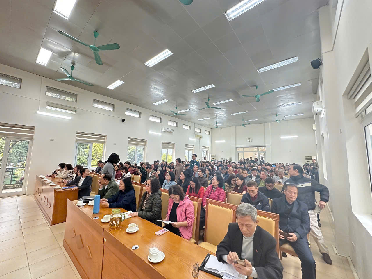 C:\Users\Admin\Downloads\Các đại biểu tham dự tại Hội nghị.jpg