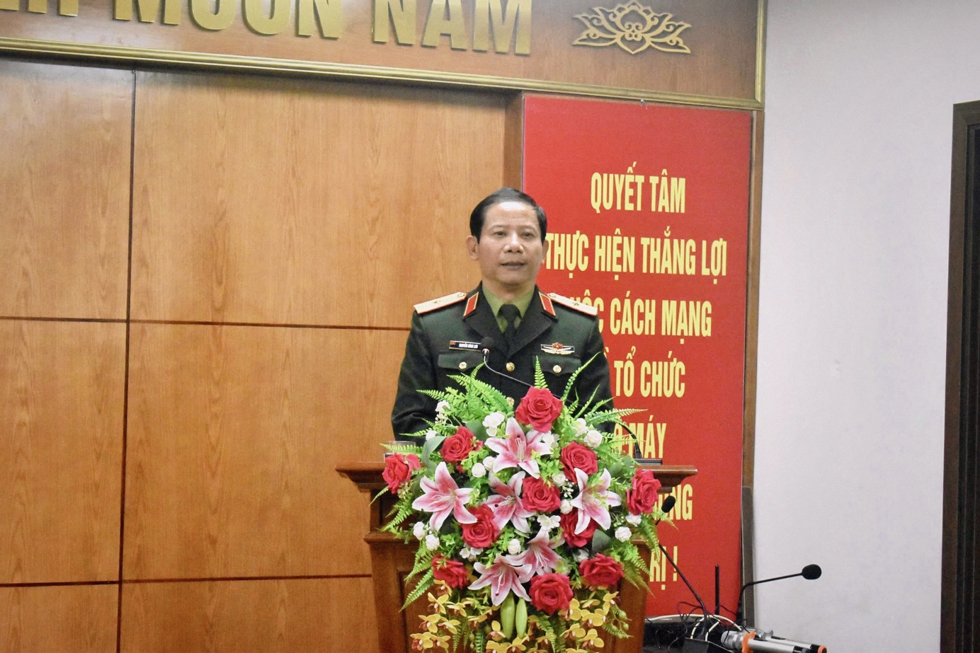 Thiếu tướng Nguyễn Đình Lưu - Phó Tư lệnh Bộ Tư lệnh Thủ đô Hà Nội thăm, chúc Tết phường Đại Mỗ nhân dịp Tết Nguyên đán Bính Ngọ 2026- Ảnh 1.