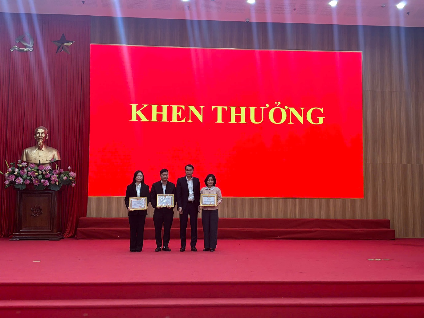 C:\Users\ADMIN\Downloads\ảnh 1 fb.jpg