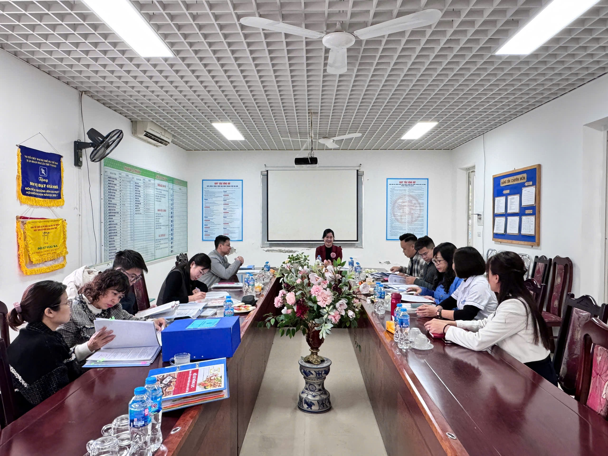 TRƯỜNG MẦM NON HOA MAI ĐÓN ĐOÀN KIỂM TRA CÔNG TÁC Y TẾ HỌC ĐƯỜNG- Ảnh 1.