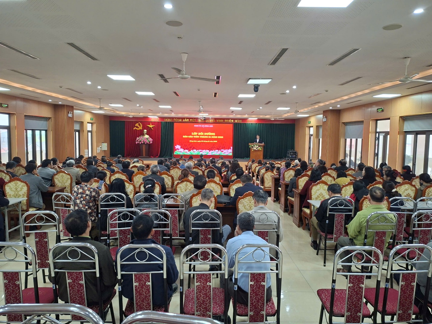 XÃ ĐÔNG ANH TỔ CHỨC LỚP TẬP HUẤN BÁO CÁO VIÊN PHÁP LUẬT THÁNG 1/2026- Ảnh 1.