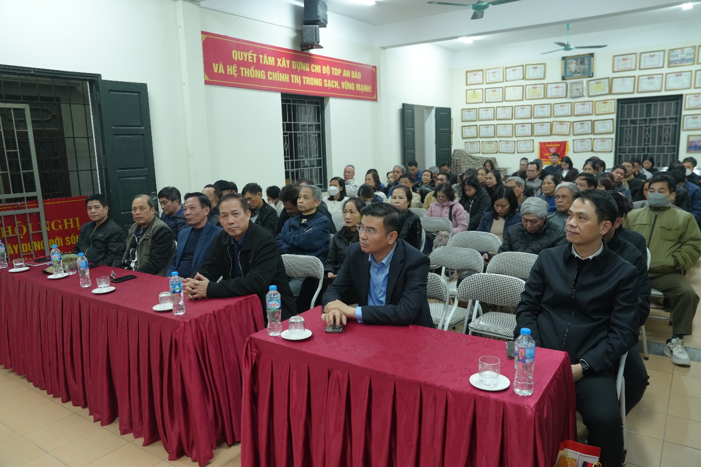 Đồng chí Phó Bí thư Đảng ủy, Chủ tịch UBND xã dự sinh hoạt chi bộ TDP An Đào- Ảnh 1.