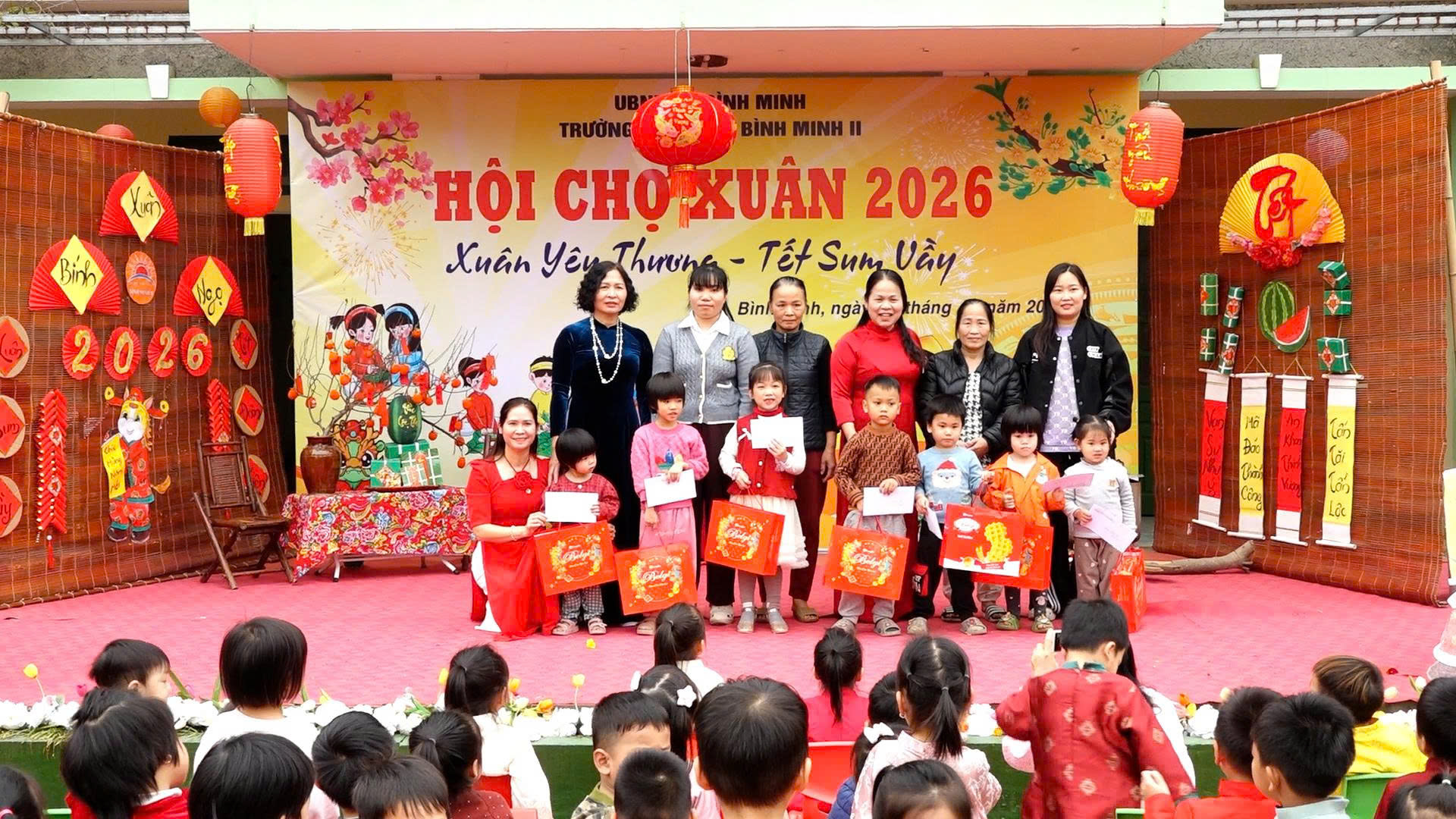 Trường Mầm non Bình Minh II tổ chức Hội chợ Xuân 2026 với chủ đề "Xuân yêu thương- Tết sum vầy"