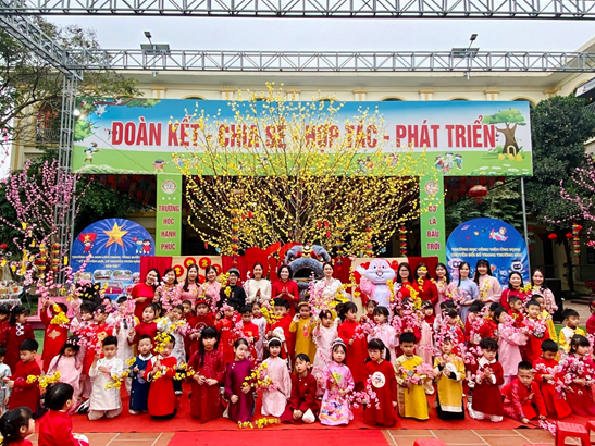 Tưng bừng hoạt động “Xuân yêu thương” tại Trường Mầm non Liên Trung- Ảnh 1.