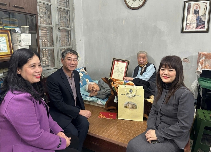 Phường Cửa Nam thăm, tặng quà các gia đình chính sách nhân dịp Tết cổ truyền Bính Ngọ 2026- Ảnh 10.