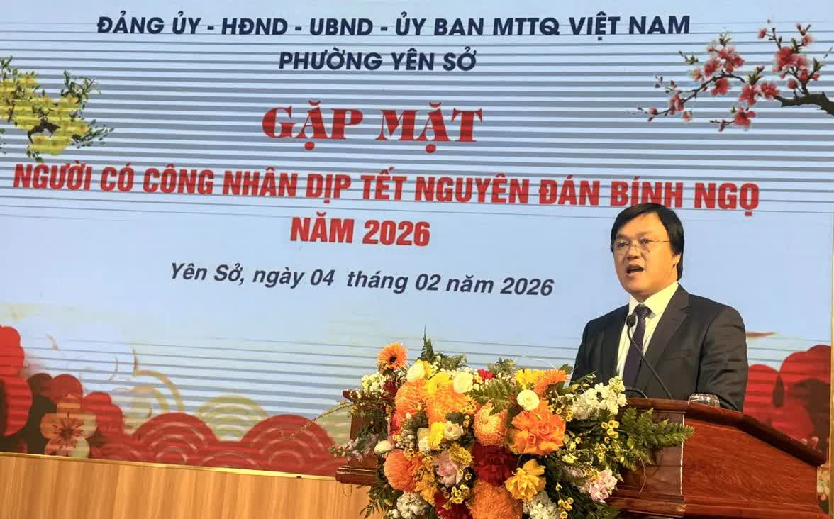 Phường Yên Sở tổ chức gặp mặt tri ân, tặng quà các gia đình người có công nhân dịp Tết Bính Ngọ 2026- Ảnh 1.