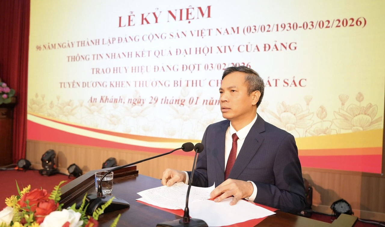 An Khánh tổ chức Lễ kỷ niệm 96 năm Ngày thành lập Đảng Cộng sản Việt Nam và trao Huy hiệu Đảng đợt 3-2- Ảnh 16.