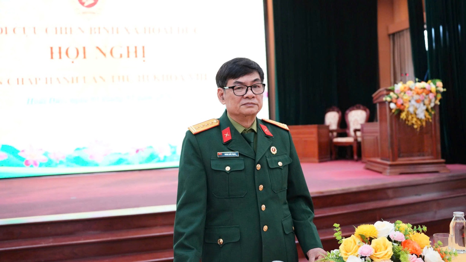 Hội Cựu chiến binh xã Hoài Đức tổ chức lễ kết nạp hội viên mới nhân kỷ niệm 96 năm Ngày thành lập Đảng Cộng sản Việt Nam- Ảnh 8.