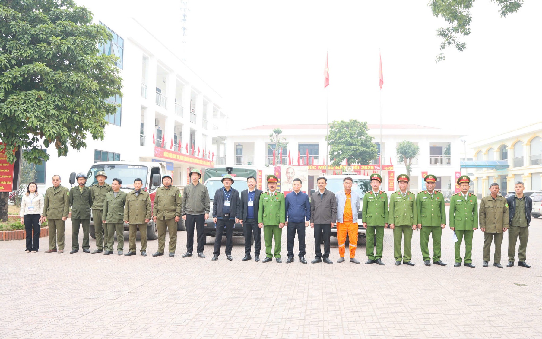 Tam Hưng ra quân tổng kiểm tra, xử lý vi phạm trật tự đô thị, an toàn giao thông