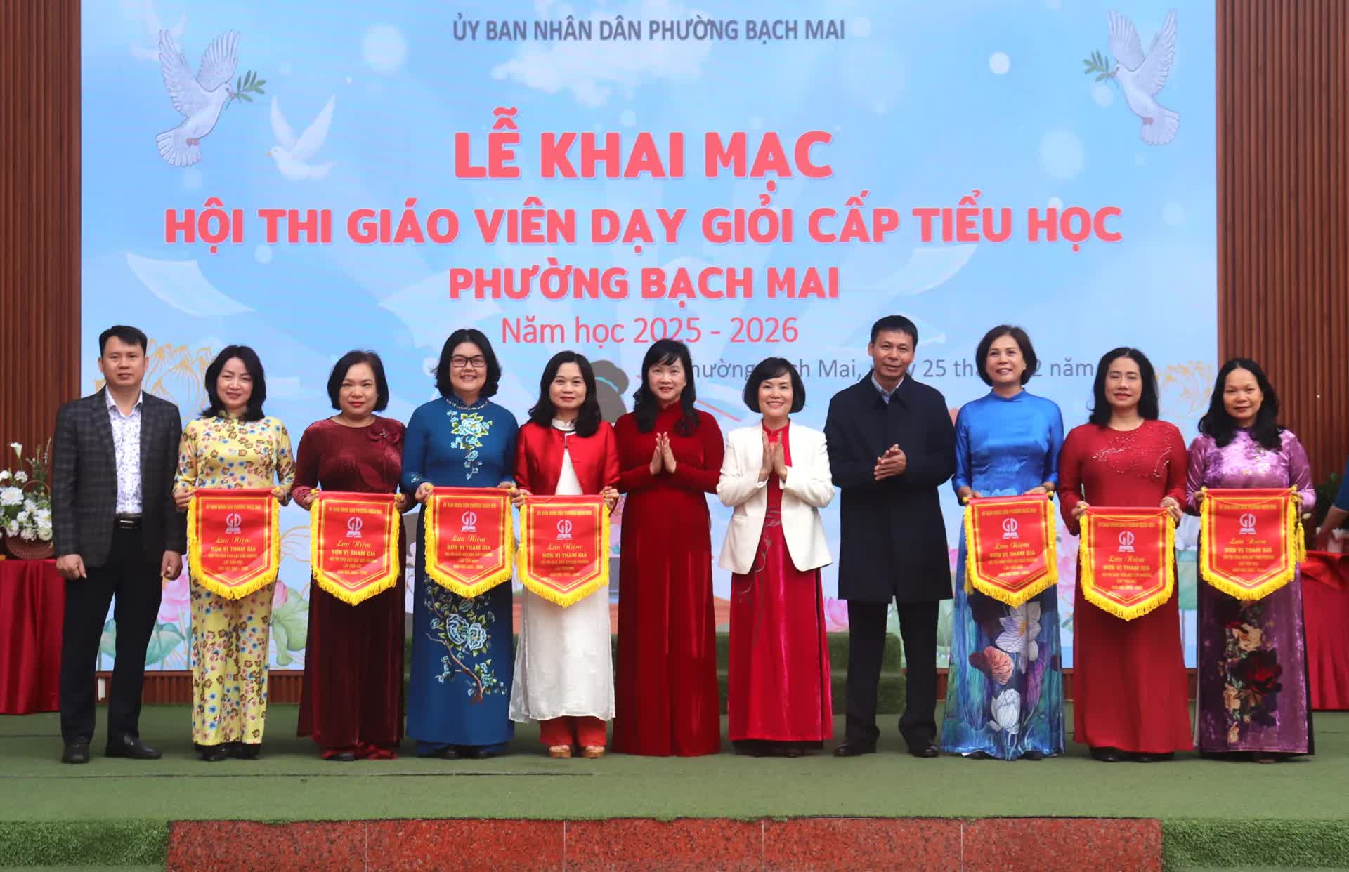 Hội thi giáo viên dạy giỏi cấp Tiểu học phường Bạch Mai: tìm kiếm sáng kiến mới giúp nâng cao chất lượng giảng dạy- Ảnh 6.