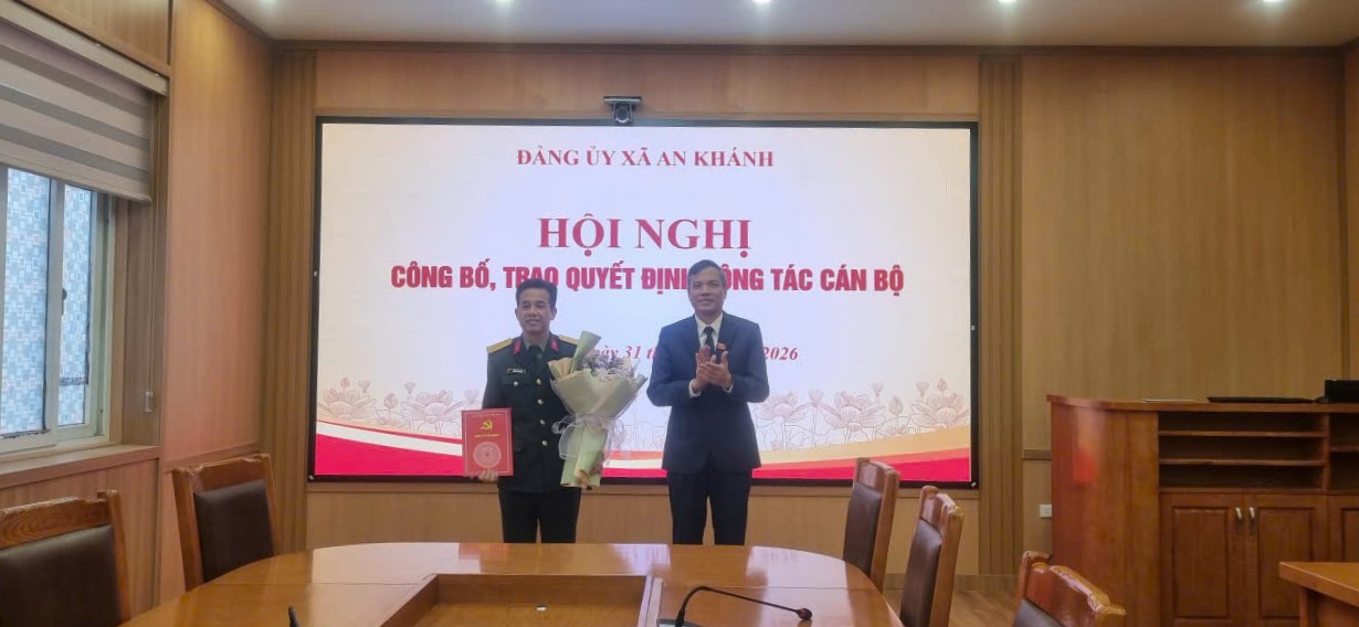 Đảng uỷ xã An Khánh công bố, trao Quyết định về công tác cán bộ- Ảnh 2.