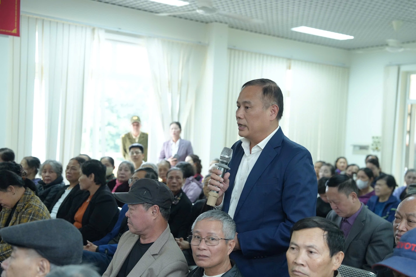 Hội nghị lấy ý kiến tín nhiệm cử tri đối với người ứng cử đại biểu HĐND các cấp tại TDP Chính Trung- Ảnh 2.