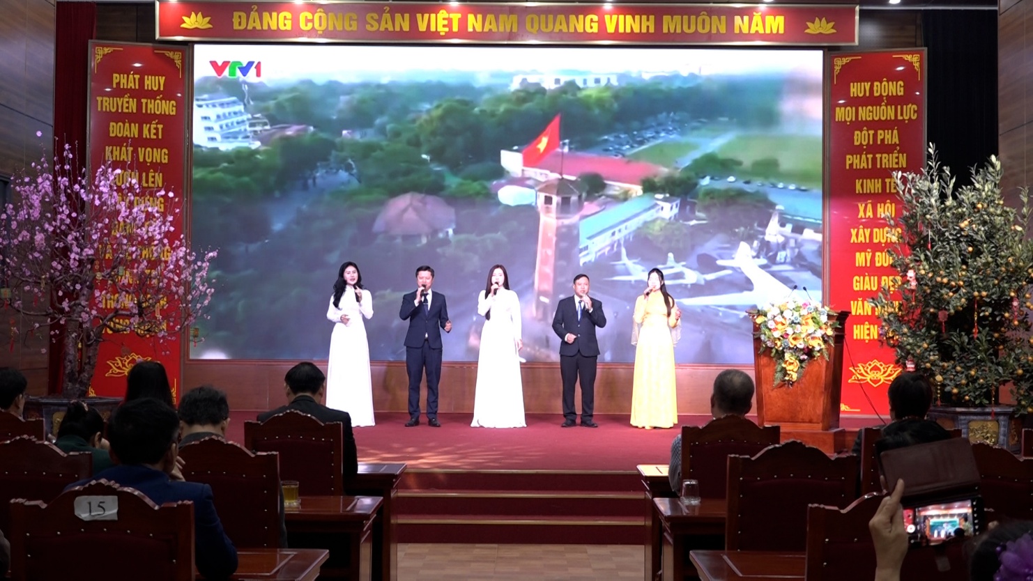 C:\Users\NOVATECHPC\Desktop\BKAVQ 2026\GAP MAT DAI BIEU HDND\Sequence 01.00_00_20_24.Still002.jpg