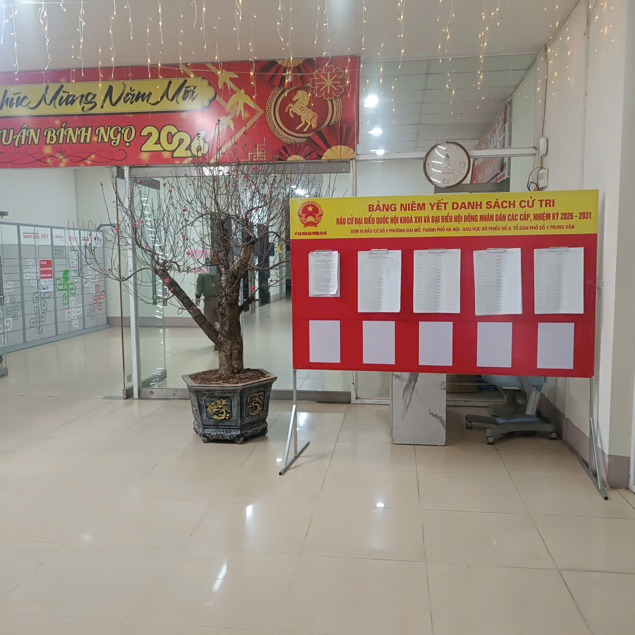 PHƯỜNG ĐẠI MỖ THỰC HIỆN NIÊM YẾT DANH SÁCH CỬ TRI THEO QUY ĐỊNH CỦA LUẬT BẦU CỬ- Ảnh 2.