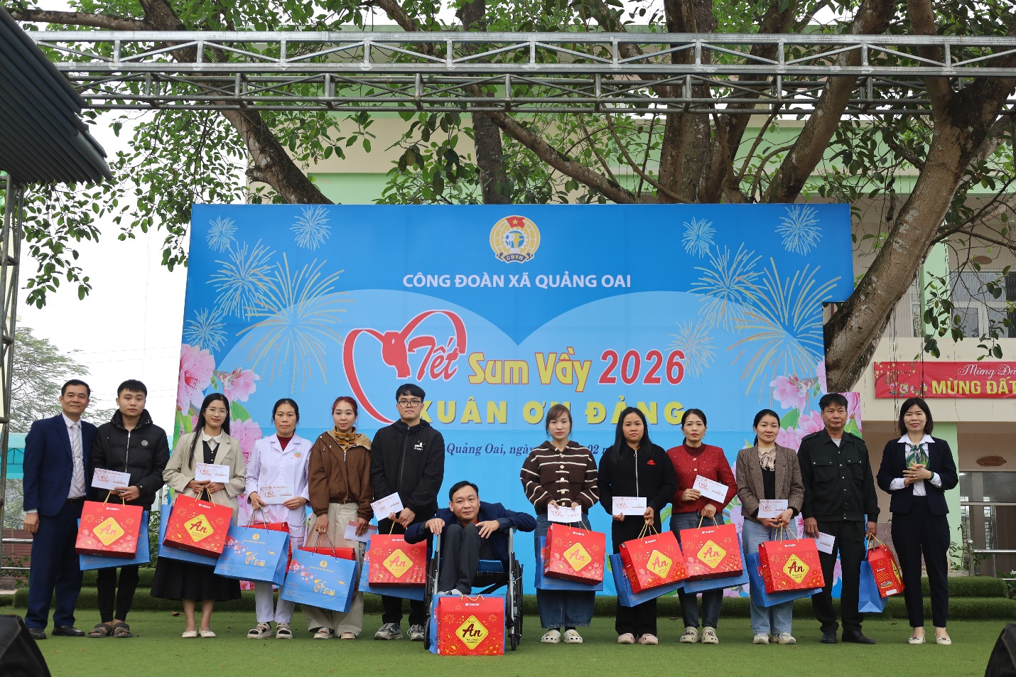 D:\Desktop\Tết yêu thương công đoàn\IMG_9659.JPG