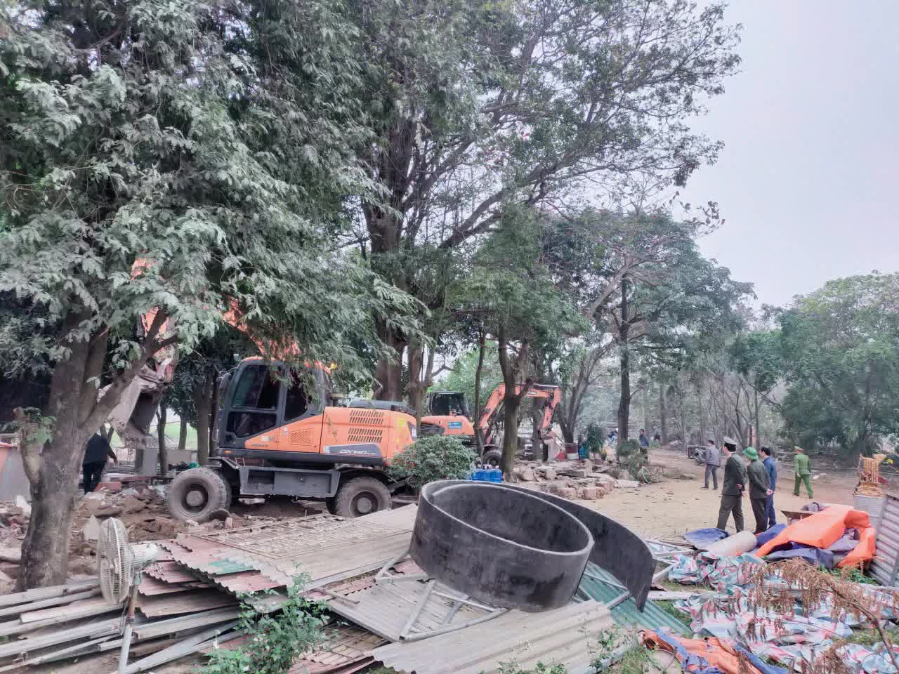 Phường Thượng Cát cưỡng chế, xử lý dứt điểm 7 bãi cát, sỏi không phép ven sông Hồng- Ảnh 4.