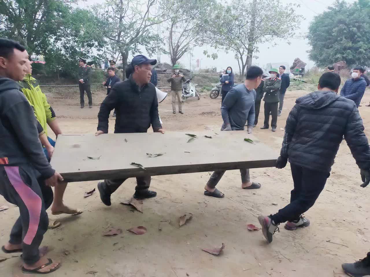 Phường Thượng Cát cưỡng chế, xử lý dứt điểm 7 bãi cát, sỏi không phép ven sông Hồng- Ảnh 6.