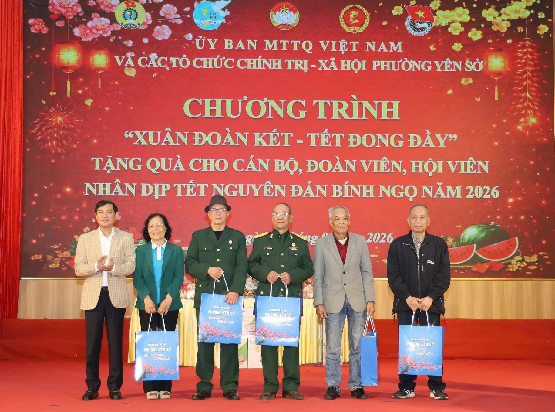 Ấm áp “Xuân đoàn kết – Tết đong đầy” tại phường Yên Sở- Ảnh 2.