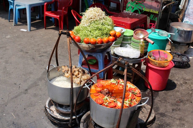 Hoài Đức bảo đảm an toàn thực phẩm trong kinh doanh dịch vụ ăn uống, thức ăn đường phố năm 2026- Ảnh 2.