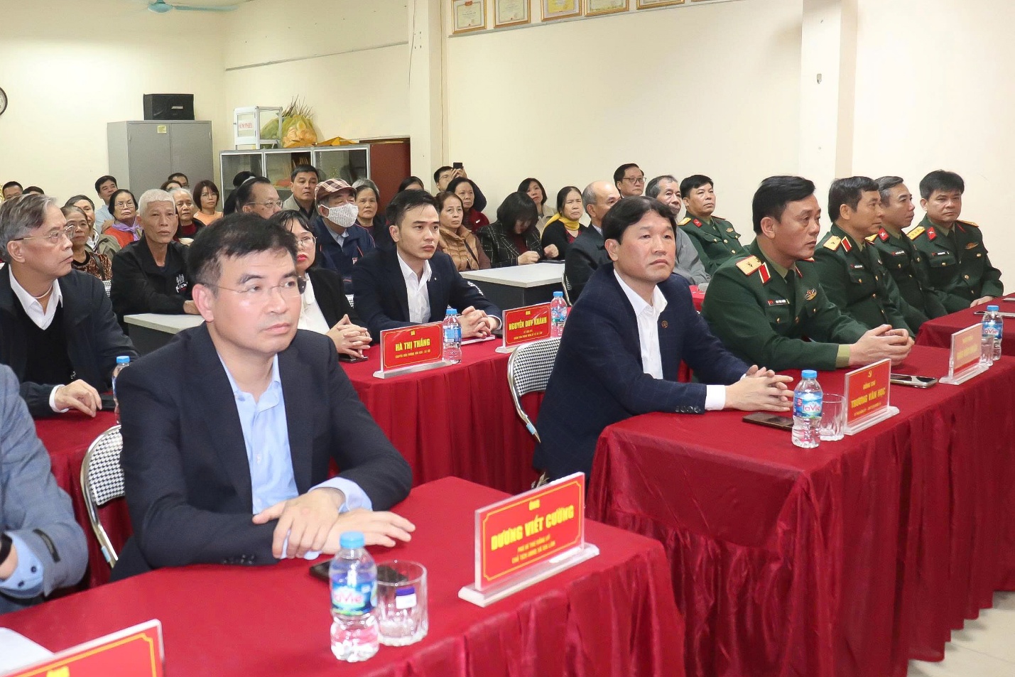 Lấy ý kiến tín nhiệm cử tri đối với đồng chí Dương Viết Cường và đồng chí Nguyễn Duy Khánh tại TDP số 2, KĐT Đặng Xá- Ảnh 1.