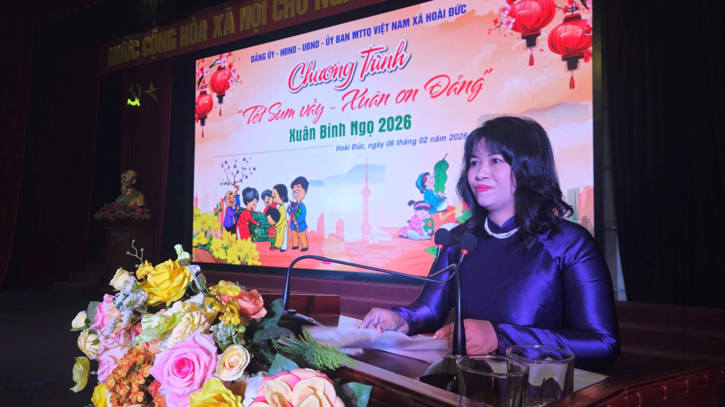 Đảng ủy - HĐND - UBND - UBMTTQ xã Hoài Đức tổ chức trao hơn 330 suất quà tại Chương trình “Tết sum vầy - Xuân ơn Đảng”- Ảnh 7.