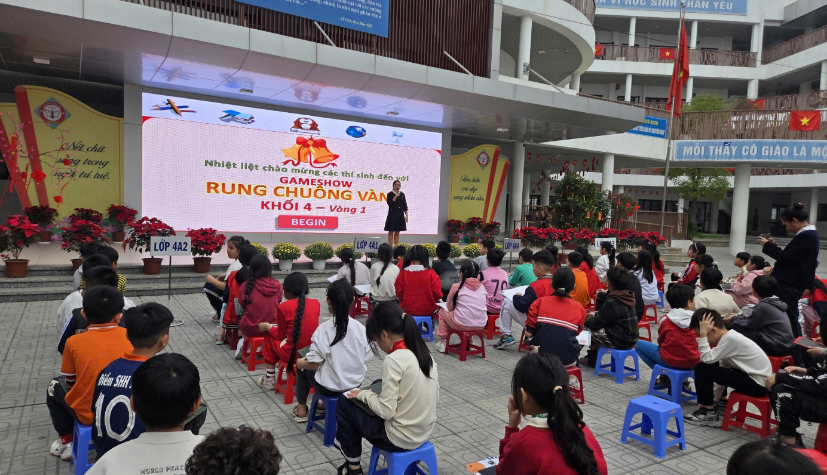 SÂN CHƠI “RUNG CHUÔNG VÀNG” - KHỐI 4 HỌC MÀ CHƠI, CHƠI MÀ HỌC- Ảnh 1. SÂN CHƠI “RUNG CHUÔNG VÀNG” - KHỐI 4 HỌC MÀ CHƠI, CHƠI MÀ HỌC- Ảnh 1.