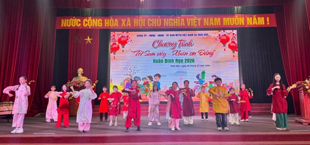 Đảng ủy - HĐND - UBND - UBMTTQ xã Hoài Đức tổ chức trao hơn 330 suất quà tại Chương trình “Tết sum vầy - Xuân ơn Đảng”- Ảnh 2.