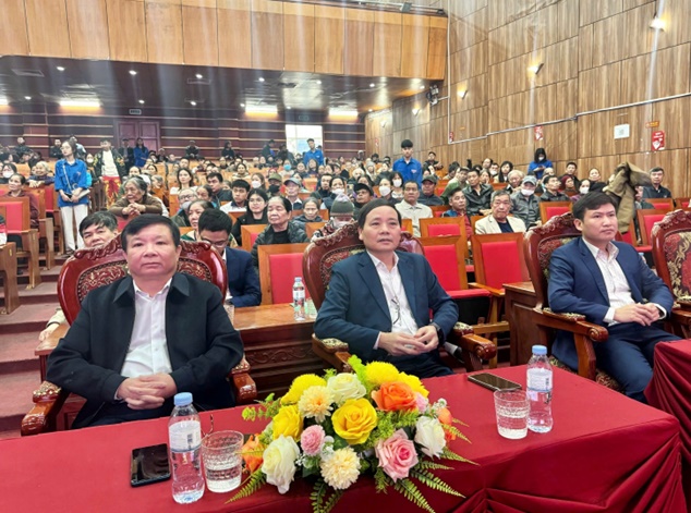 Đảng ủy - HĐND - UBND - UBMTTQ xã Hoài Đức tổ chức trao hơn 330 suất quà tại Chương trình “Tết sum vầy - Xuân ơn Đảng”- Ảnh 5.