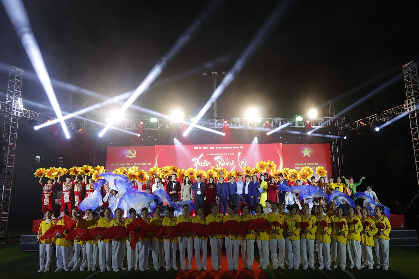 Nam Phù: Chương trình nghệ thuật đặc biệt “Xuân thắng lợi – niềm tin và khát vọng” lan tỏa khí thế mới, củng cố niềm tin và quyết tâm phát triển