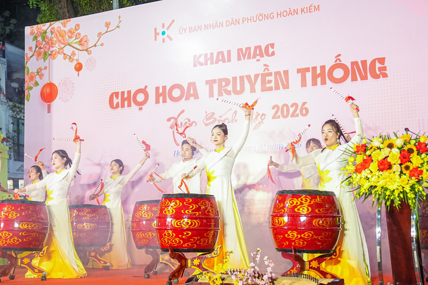 Khai mạc chợ hoa Hàng Lược: Phiên chợ trăm tuổi đón Tết Bính Ngọ- Ảnh 3.