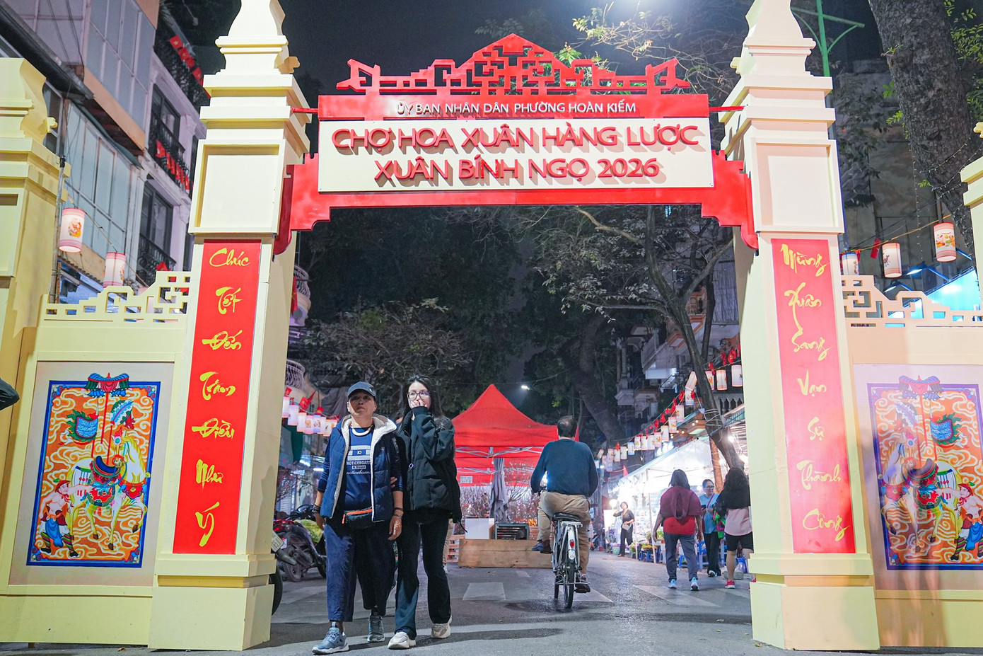 Khai mạc chợ hoa Hàng Lược: Phiên chợ trăm tuổi đón Tết Bính Ngọ- Ảnh 16.