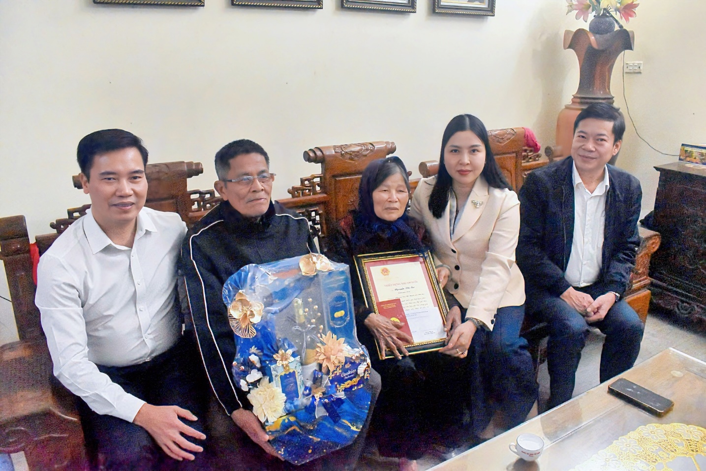 Lãnh đạo phường Đại Mỗ đến thăm, tặng quà các tổ chức, gia đình chính sách tiêu biểu và chúc thọ Người cao tuổi nhân dịp Tết nguyên đán Bính Ngọ 2026- Ảnh 5.