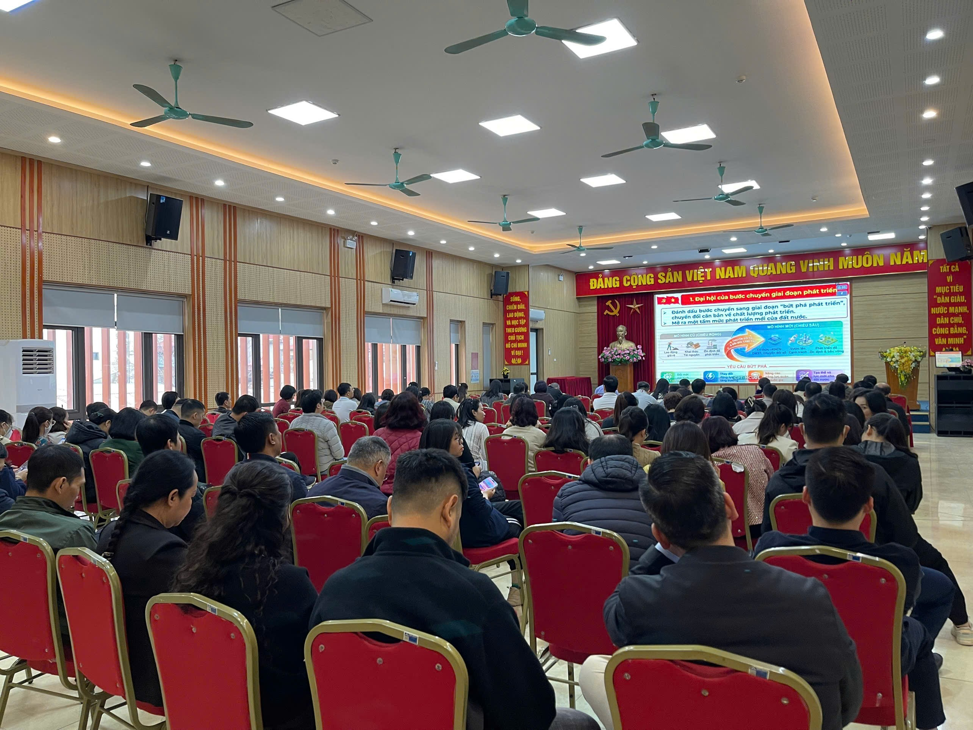 Phường Phương Liệt tổ chức tiếp sóng Hội nghị toàn quốc nghiên cứu, học tập, quán triệt, tuyên truyền và triển khai chương trình hành động thực hiện Nghị quyết Đại hội đại biểu toàn quốc lần thứ XIV của Đảng- Ảnh 3.