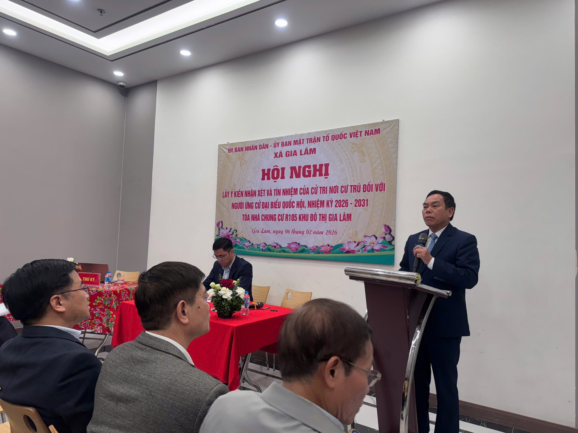 Hội nghị lấy ý kiến, nhận xét và tín nhiệm cử tri đối với người ứng cử đại biểu Quốc hội khóa XVI- Ảnh 1.