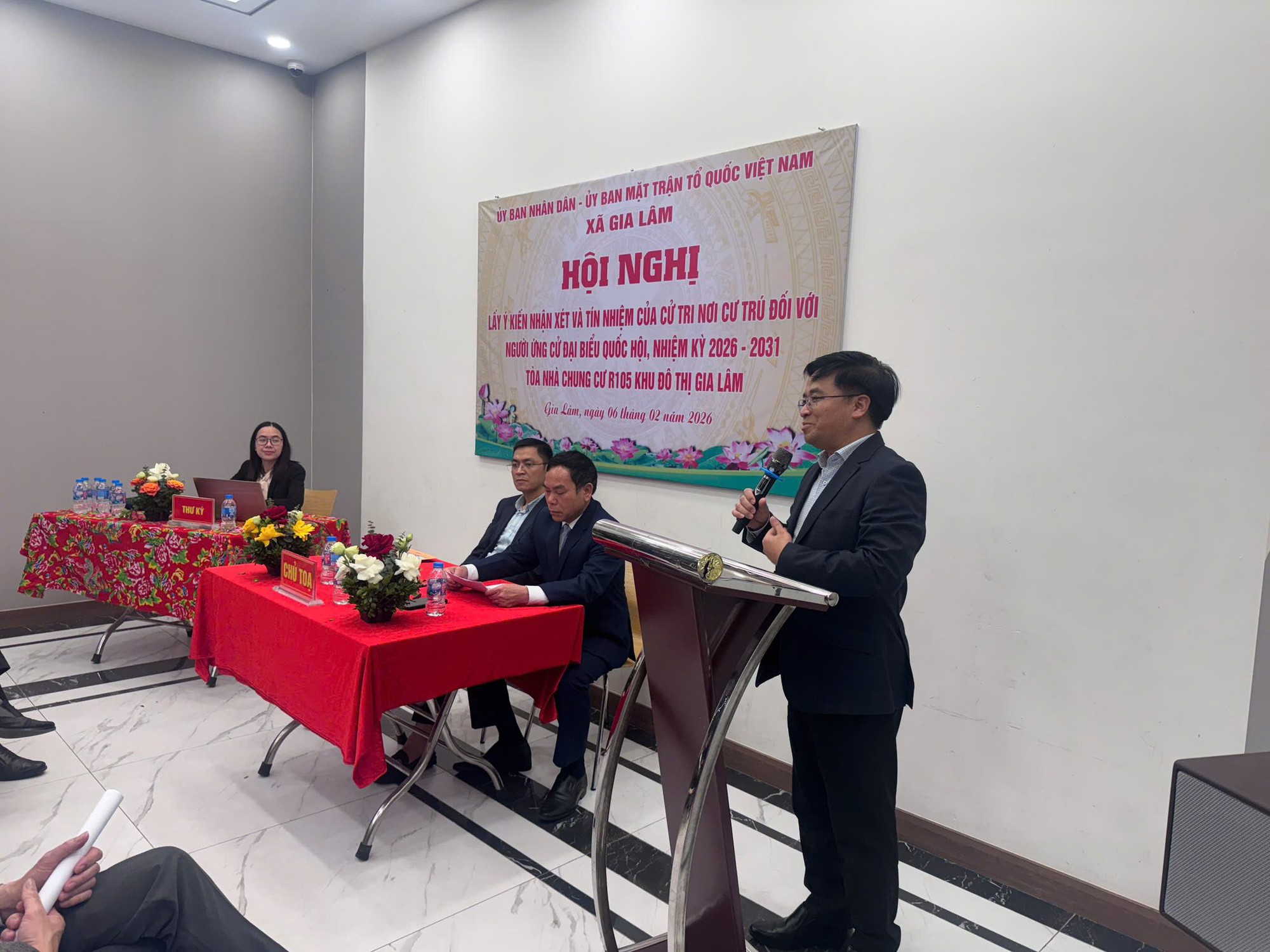 Hội nghị lấy ý kiến, nhận xét và tín nhiệm cử tri đối với người ứng cử đại biểu Quốc hội khóa XVI- Ảnh 4.