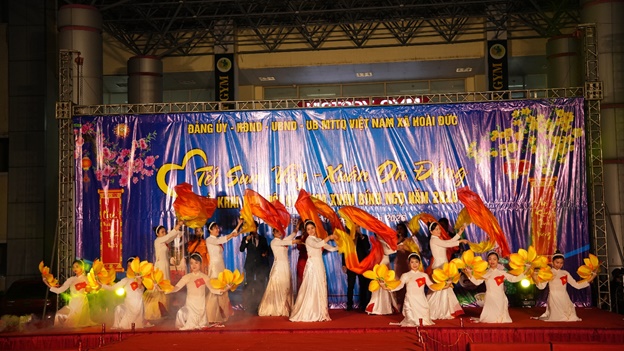 Hoài Đức tổ chức Chương trình "Tết sum vầy - Xuân ơn Đảng" và khai mạc chợ hoa Xuân Bính Ngọ 2026- Ảnh 14.