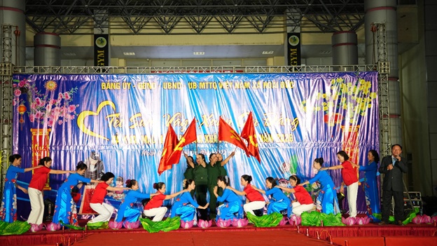 Hoài Đức tổ chức Chương trình "Tết sum vầy - Xuân ơn Đảng" và khai mạc chợ hoa Xuân Bính Ngọ 2026- Ảnh 15.