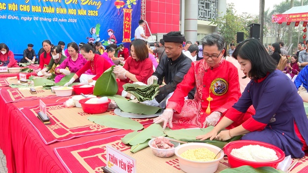 Hoài Đức tổ chức Chương trình "Tết sum vầy - Xuân ơn Đảng" và khai mạc chợ hoa Xuân Bính Ngọ 2026- Ảnh 5.