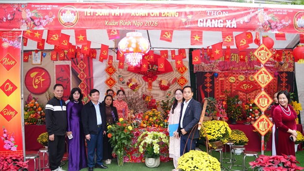 Hoài Đức tổ chức Chương trình "Tết sum vầy - Xuân ơn Đảng" và khai mạc chợ hoa Xuân Bính Ngọ 2026- Ảnh 9.