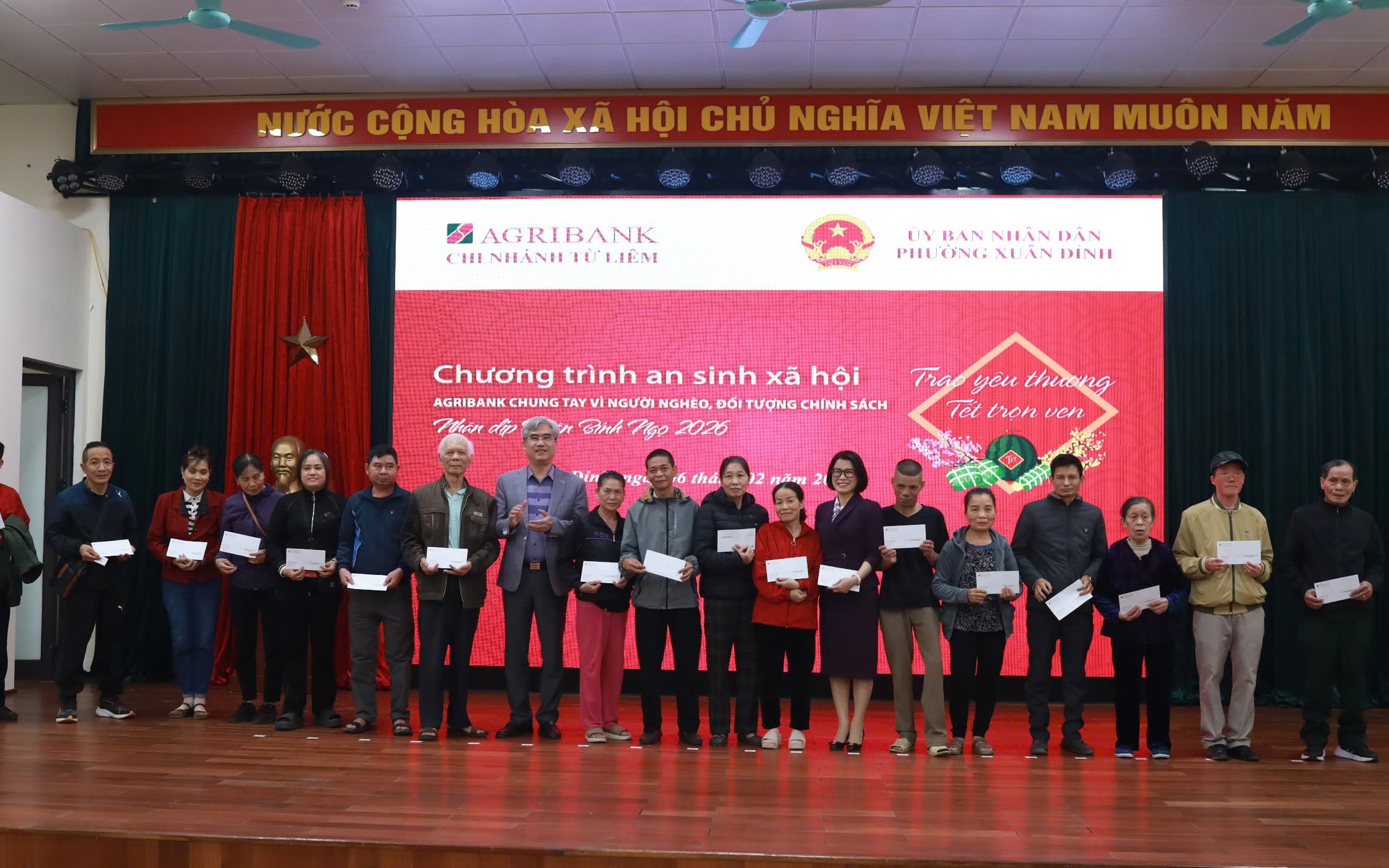 Phường Xuân Đỉnh: Trao gửi yêu thương, Tết sẻ chia cho hộ có hoàn cảnh khó khăn