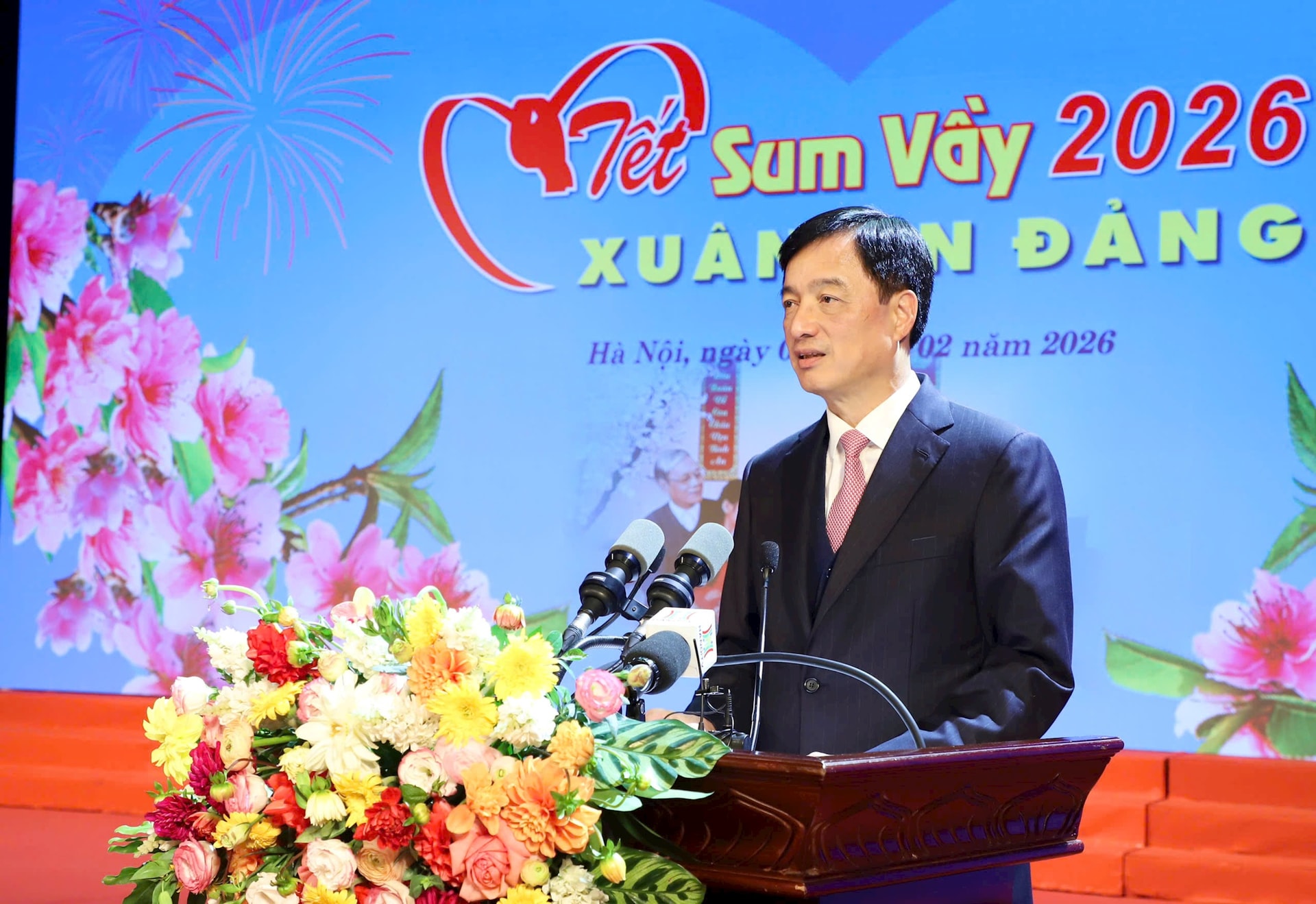 "Tết sum vầy - Xuân ơn Đảng” lan tỏa nghĩa tình với công nhân Thủ đô- Ảnh 3.