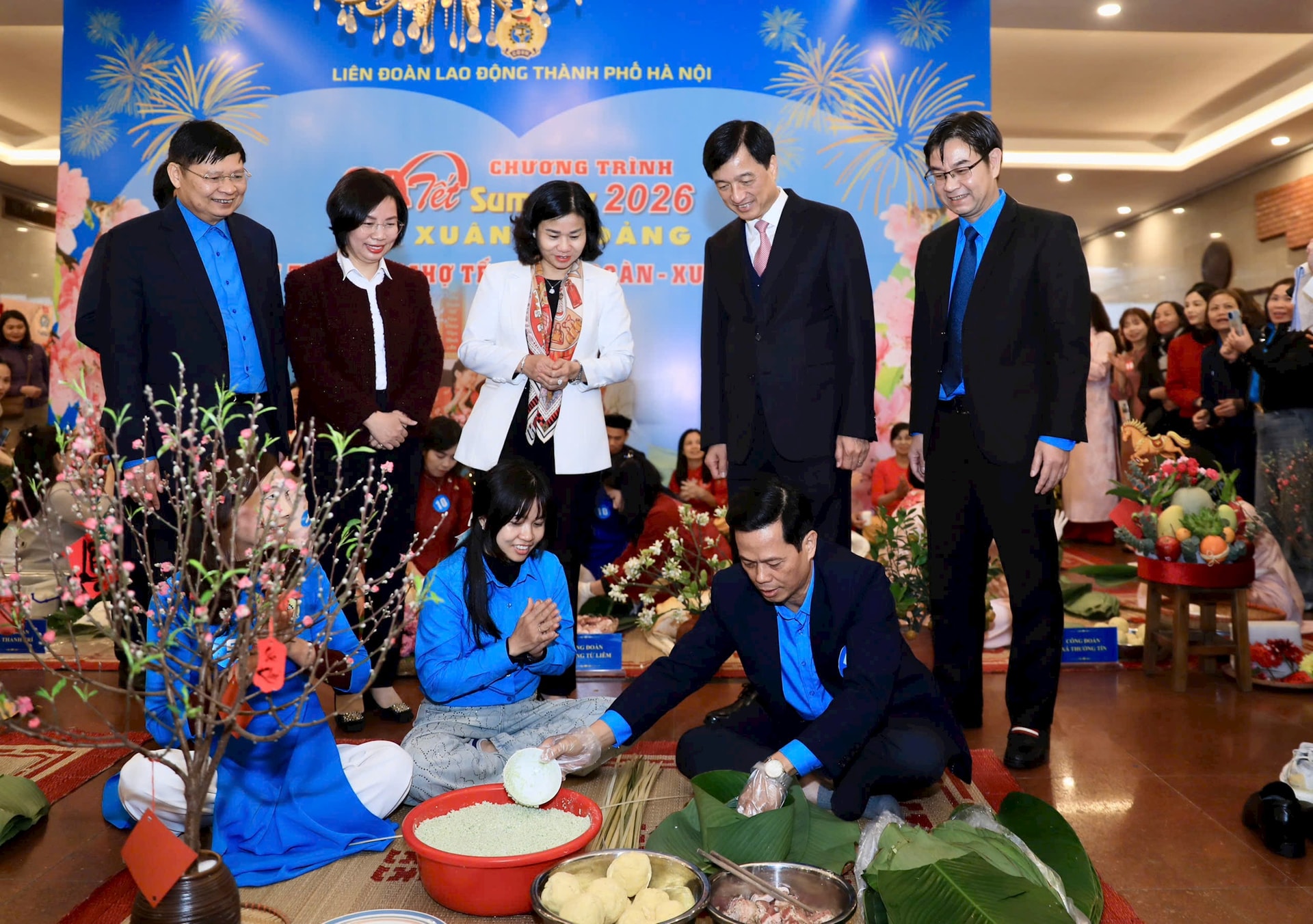 "Tết sum vầy - Xuân ơn Đảng” lan tỏa nghĩa tình với công nhân Thủ đô- Ảnh 7.